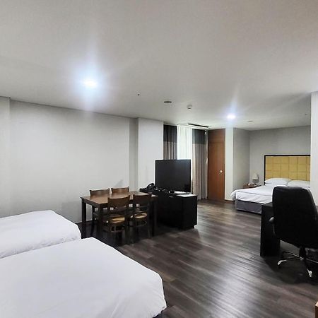 Ramada Hotel And Suites Seoul Namdaemun Zewnętrze zdjęcie