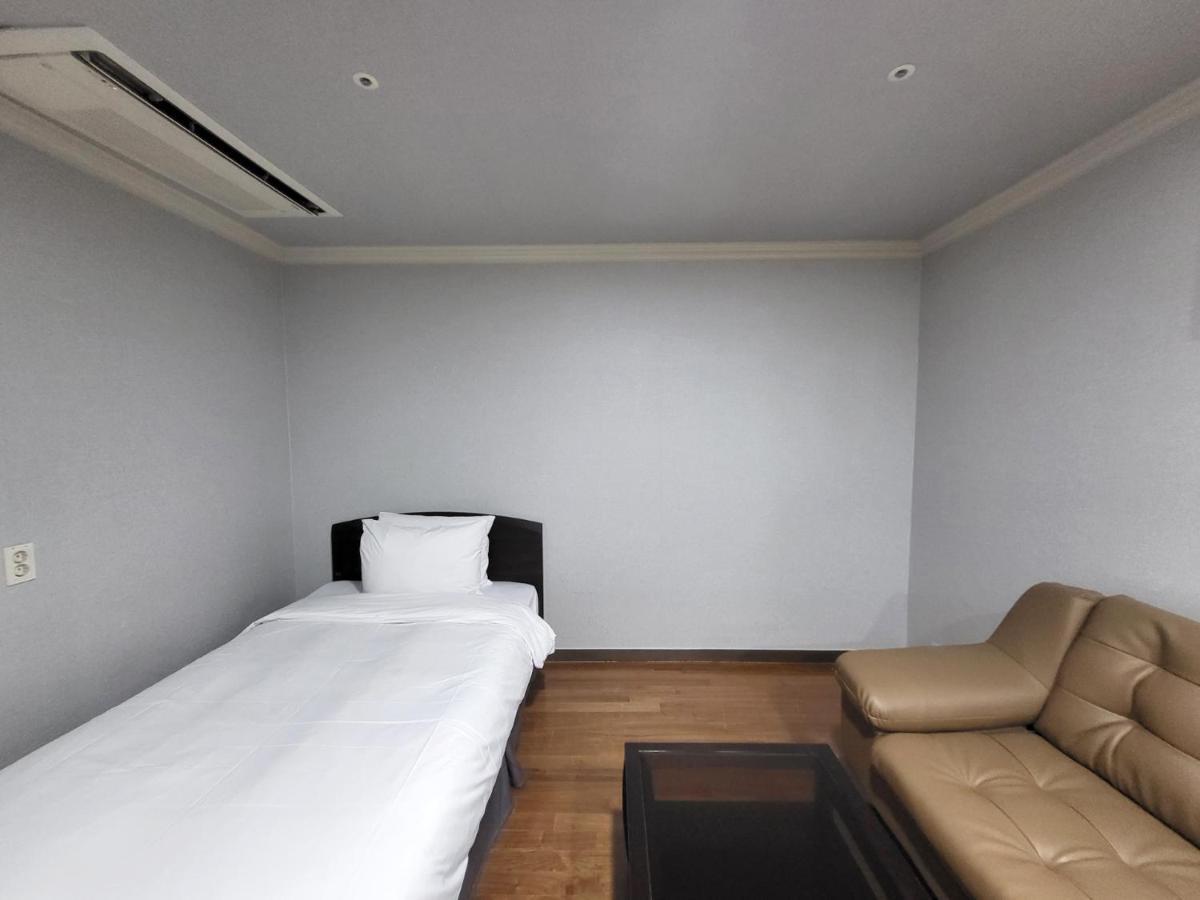 Ramada Hotel And Suites Seoul Namdaemun Zewnętrze zdjęcie