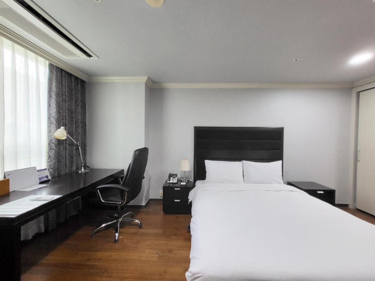 Ramada Hotel And Suites Seoul Namdaemun Zewnętrze zdjęcie