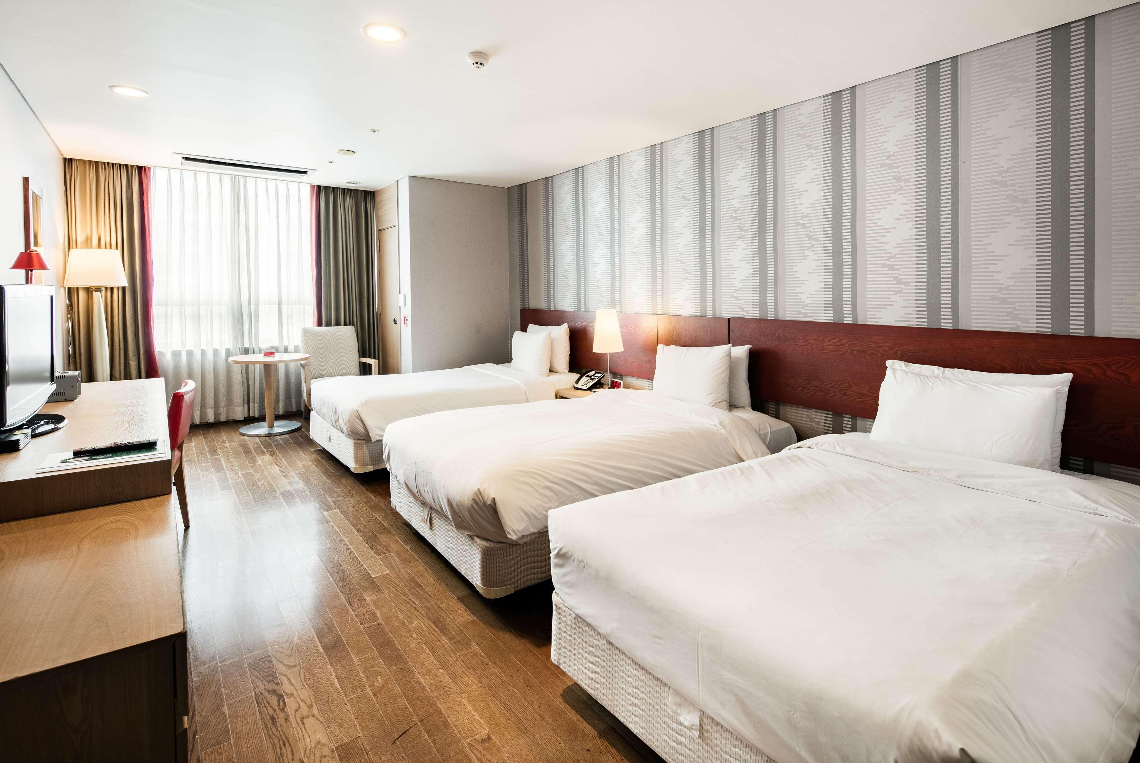 Ramada Hotel And Suites Seoul Namdaemun Zewnętrze zdjęcie