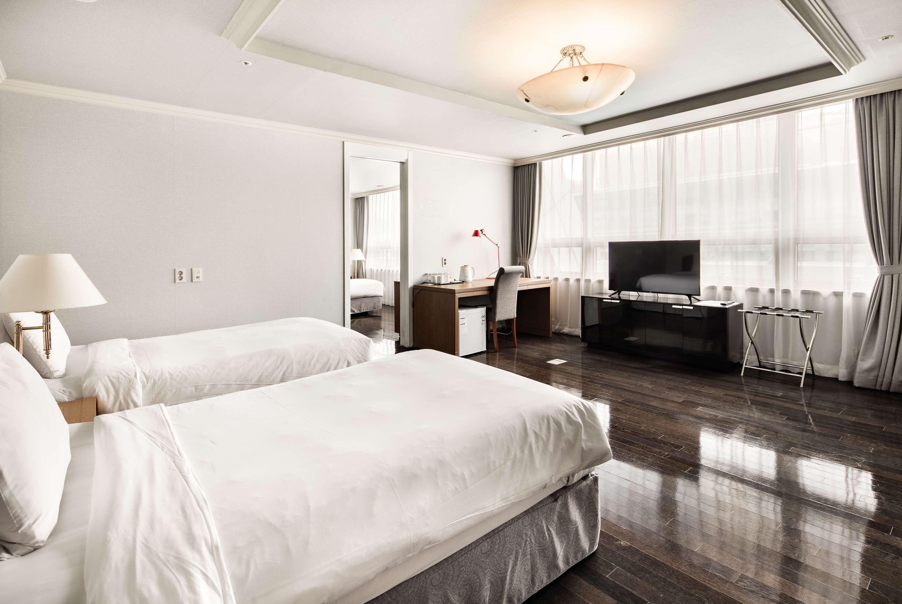 Ramada Hotel And Suites Seoul Namdaemun Zewnętrze zdjęcie